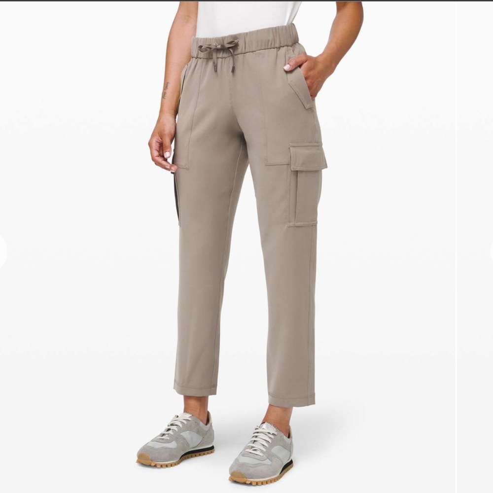 LULULEMON Ready Set Cargo Pant Track Pant Athleisure Carbon Dust women’s size 6